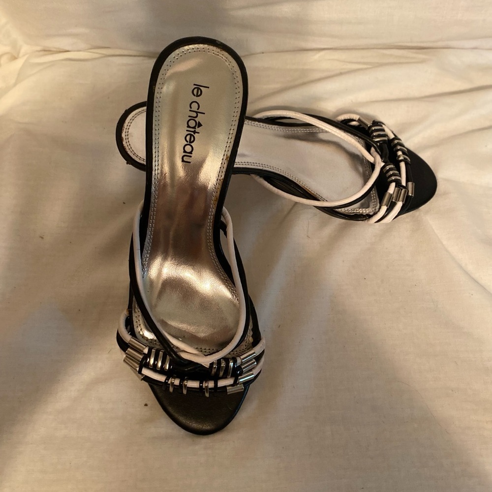 Le château kitten heel slip on sandal size 7